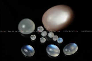 320_03_0649_moonstone.jpg