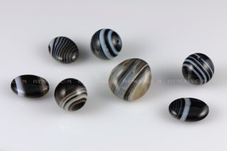 320_03_6398_banded_onyx_beads